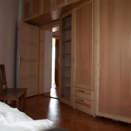 Luka Apartman *