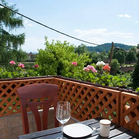 Luka Apartman