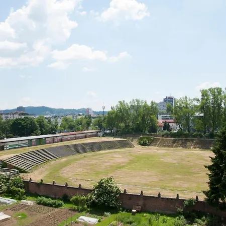 Luka Apartman *